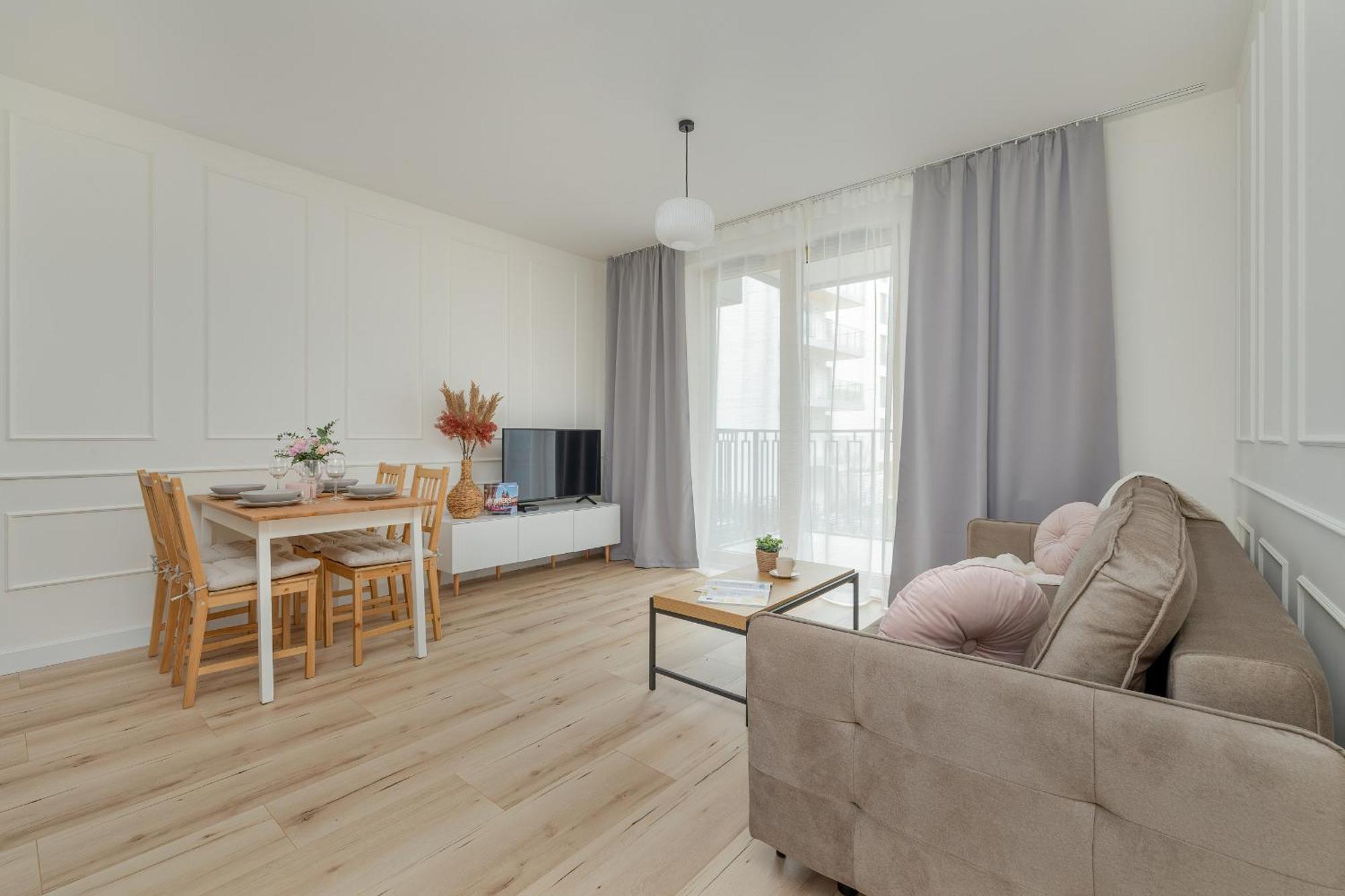 Cozy Apartment Orawska With Balcony By Noclegi Renters Krasków Εξωτερικό φωτογραφία