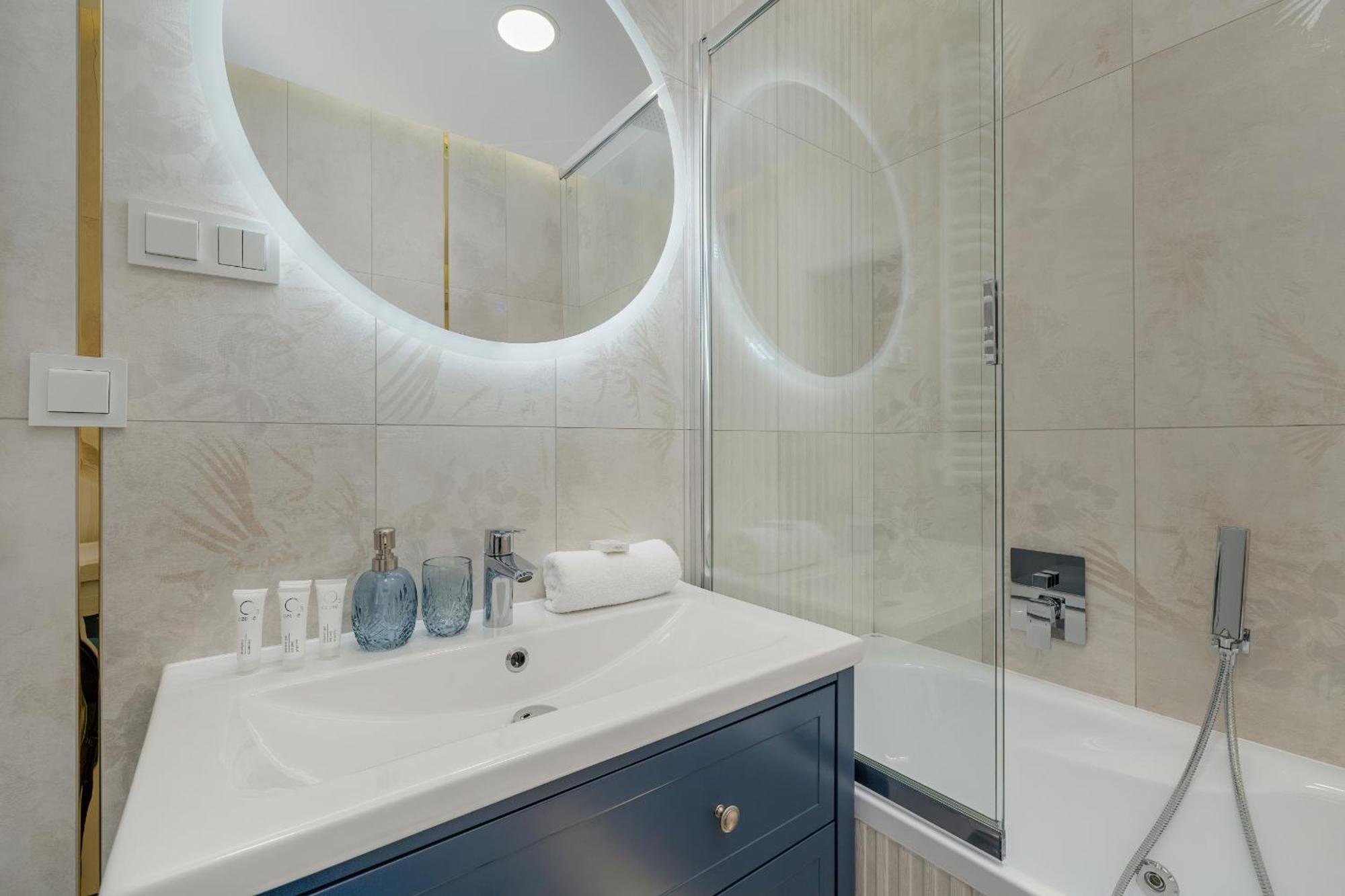 Cozy Apartment Orawska With Balcony By Noclegi Renters Krasków Εξωτερικό φωτογραφία